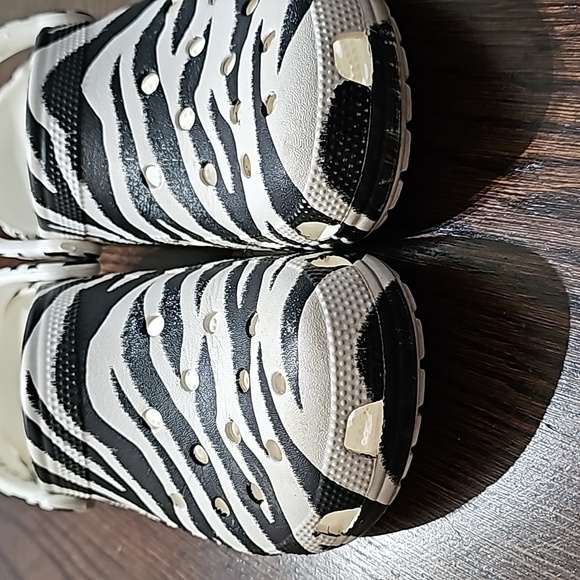 Crocs - Picture 2 of 3